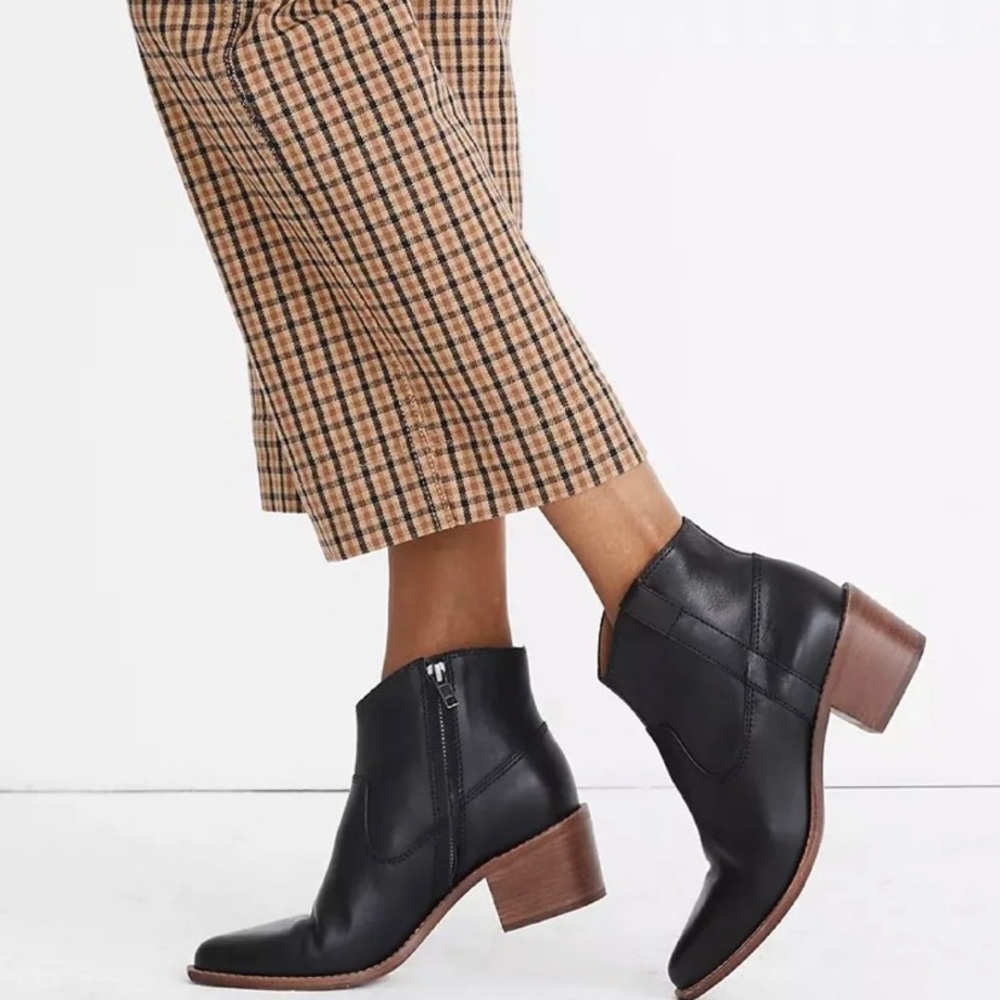 New in Box Madewell Hailie Leather Boot. Size 8.5.